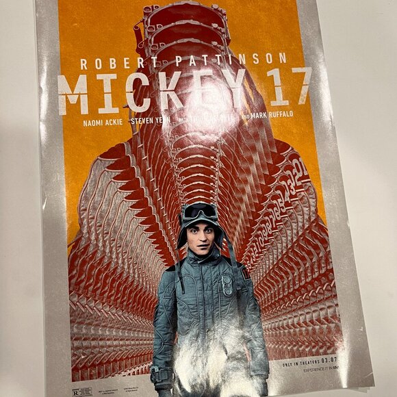 Mickey 17 11x17 Movie Poster - Picture 1 of 1